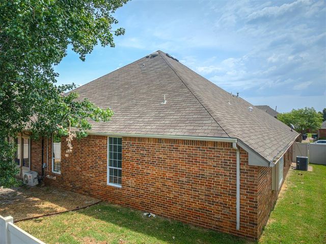 16609 Village Garden Drive, Edmond, OK 73012