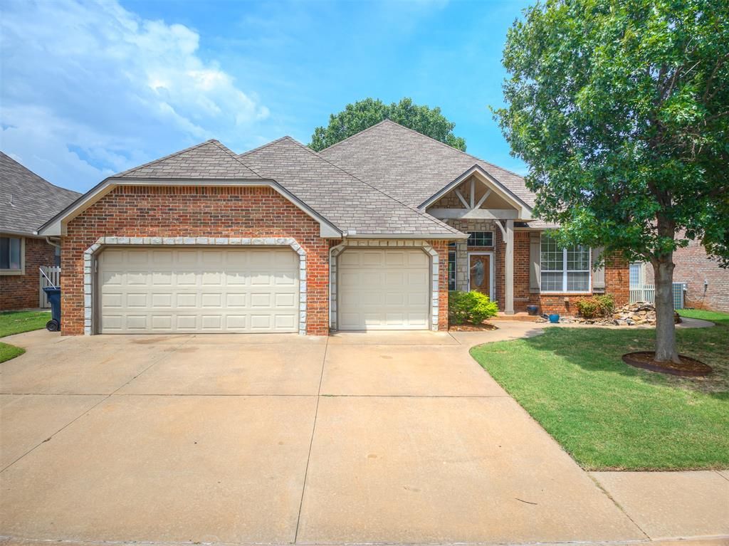 16609 Village Garden Drive, Edmond, OK 73012