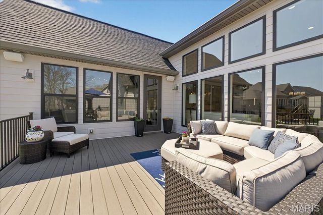 1228 Gooseberry Lane, Chesterfield, MO 63005