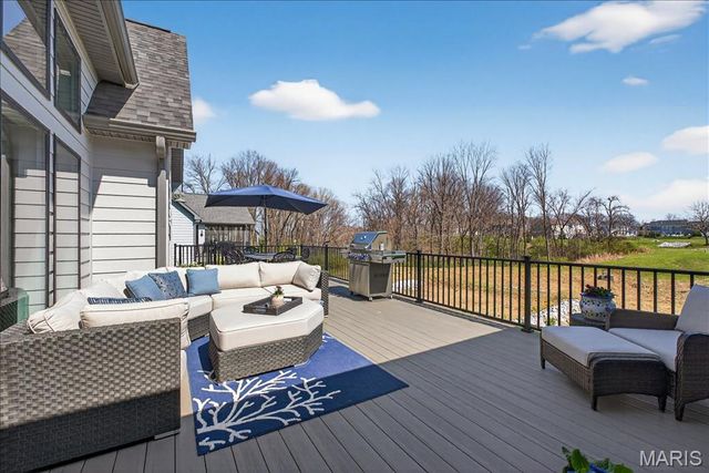 1228 Gooseberry Lane, Chesterfield, MO 63005
