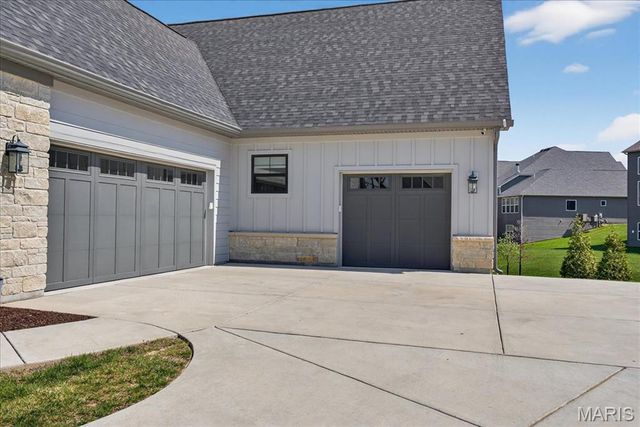 1228 Gooseberry Lane, Chesterfield, MO 63005