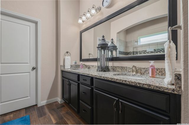 909 BEECHWOOD LN, New Braunfels, TX 78130