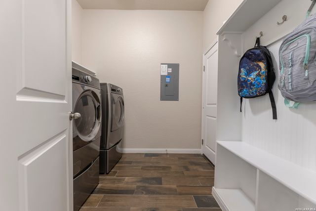 909 BEECHWOOD LN, New Braunfels, TX 78130