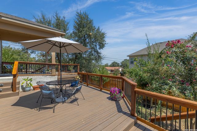 909 BEECHWOOD LN, New Braunfels, TX 78130