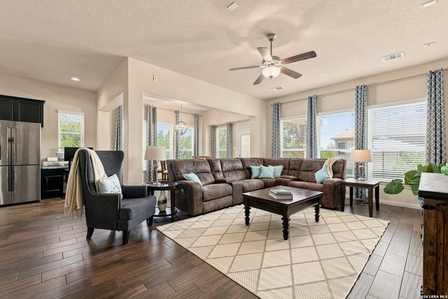 909 BEECHWOOD LN, New Braunfels, TX 78130