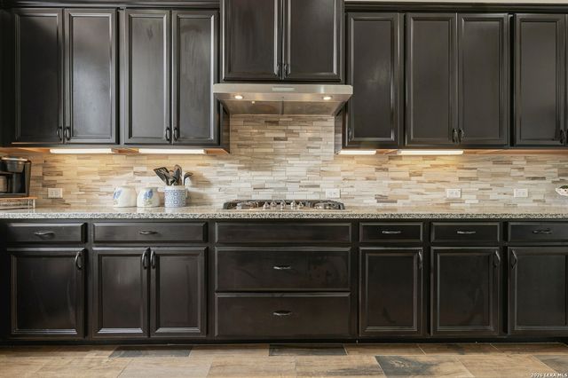 909 BEECHWOOD LN, New Braunfels, TX 78130