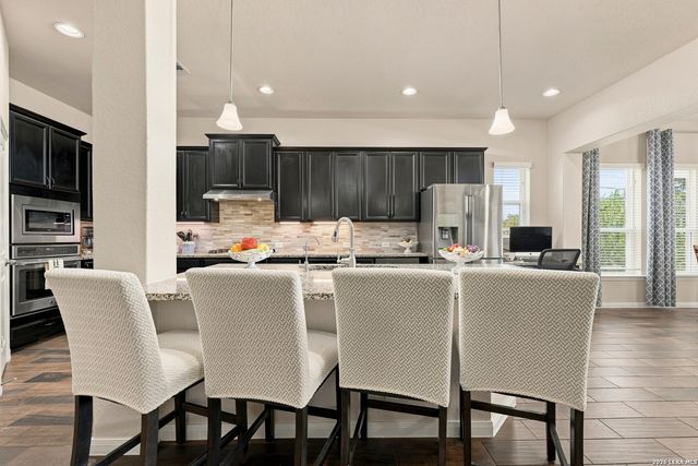 909 BEECHWOOD LN, New Braunfels, TX 78130
