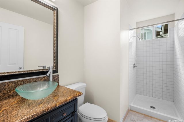98-2078 Kaahumanu Street E, Aiea, HI 96701