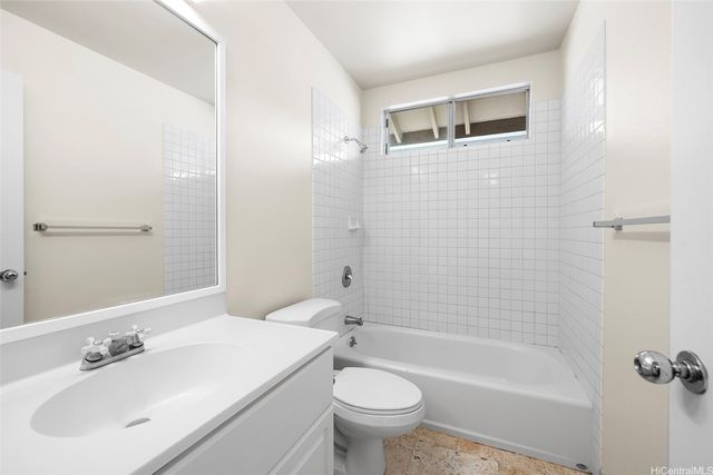98-2078 Kaahumanu Street E, Aiea, HI 96701