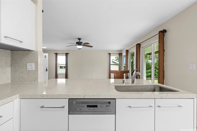 98-2078 Kaahumanu Street E, Aiea, HI 96701