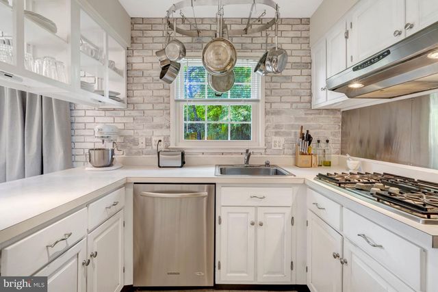 4106 MARBLE LN, Fairfax, VA 22033