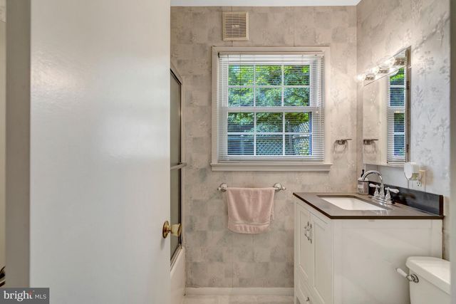 4106 MARBLE LN, Fairfax, VA 22033