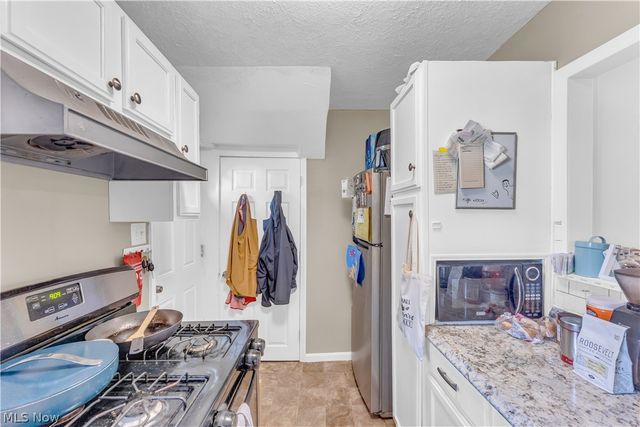 422 W Smith Road, Medina, OH 44256