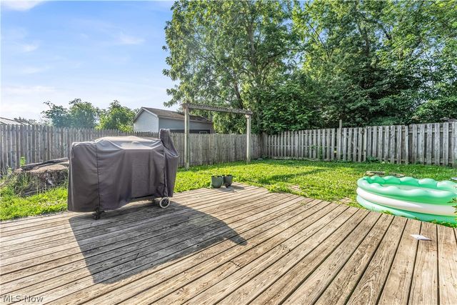422 W Smith Road, Medina, OH 44256