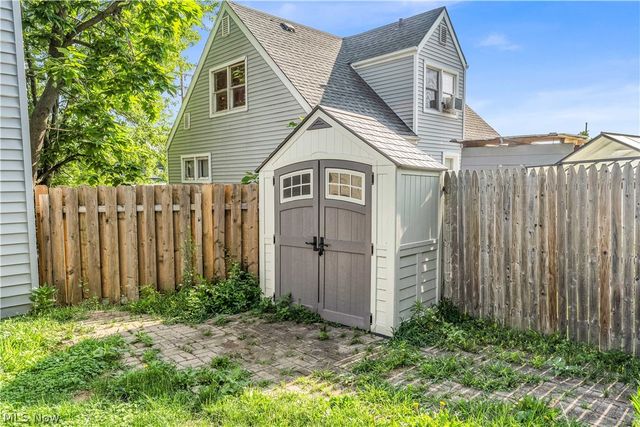 422 W Smith Road, Medina, OH 44256