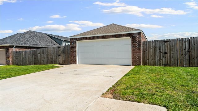 5428 Big Sky Avenue, Springdale, AR 72764