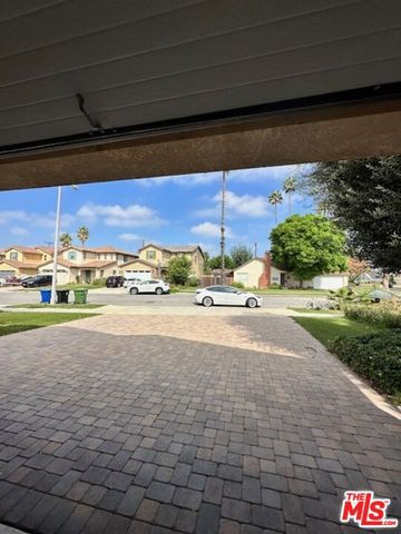 17032 Cantlay Street, Los Angeles, CA 91406