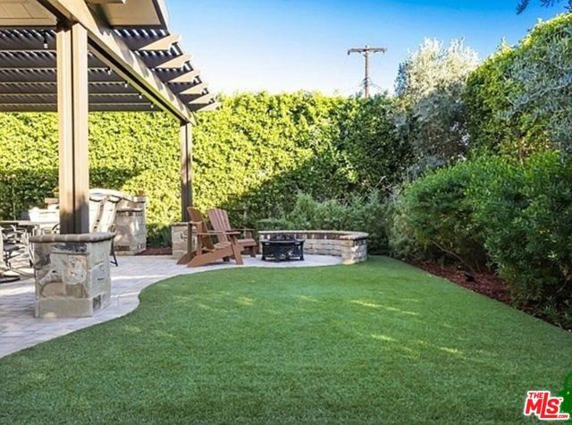 17032 Cantlay Street, Los Angeles, CA 91406