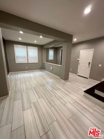 17032 Cantlay Street, Los Angeles, CA 91406