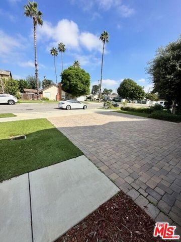 17032 Cantlay Street, Los Angeles, CA 91406