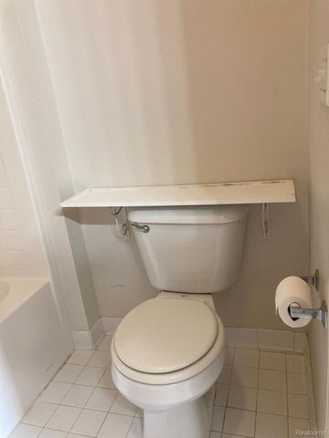 10105 W MIDWAY, Commerce Charter Township, MI 48390