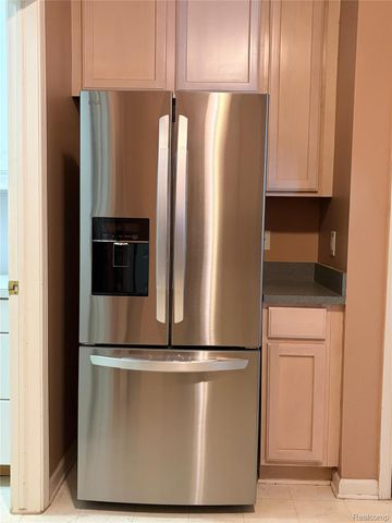 10105 W MIDWAY, Commerce Charter Township, MI 48390