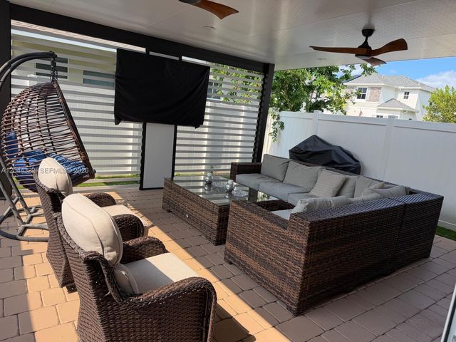 827 SE 18th St 827, Homestead, FL 33034