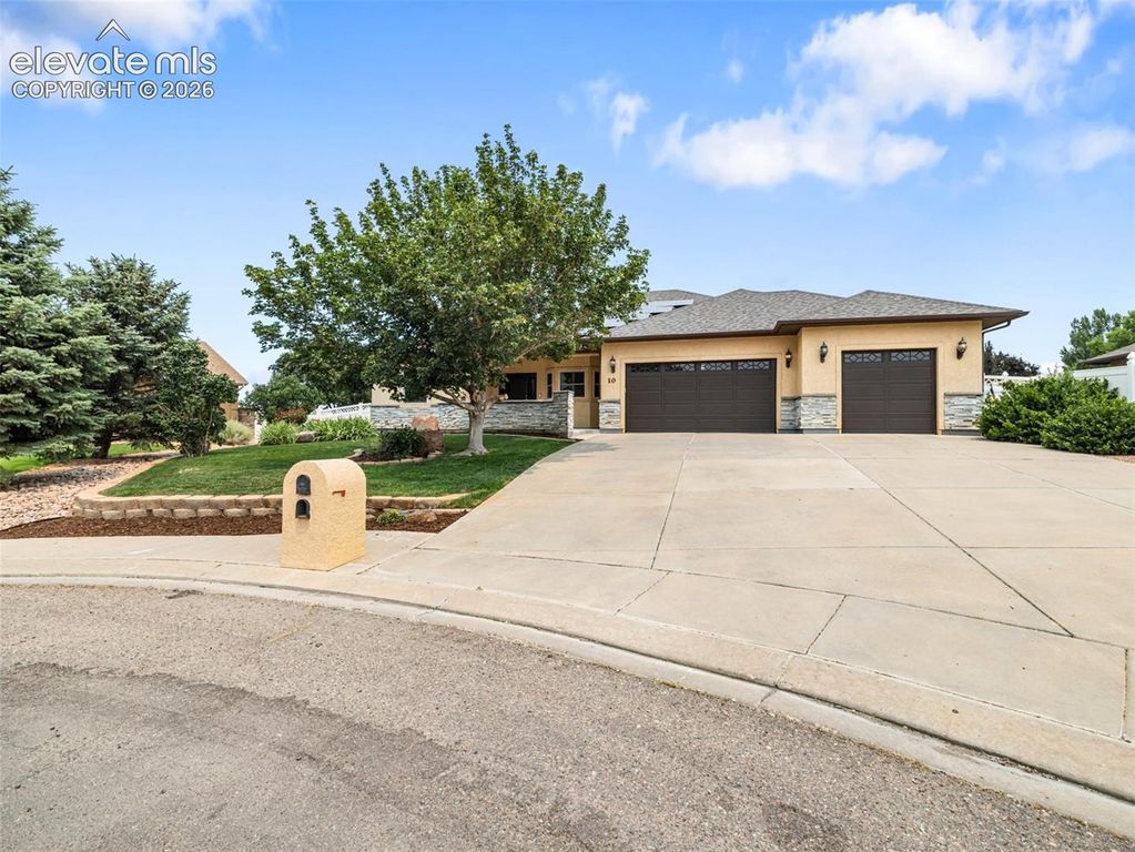 10 Erica Court, Pueblo, CO 81001 — exterior