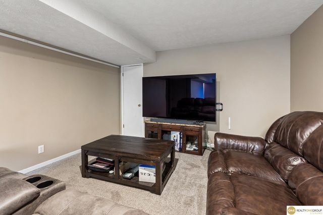 4259 N 164 Street, Omaha, NE 68116