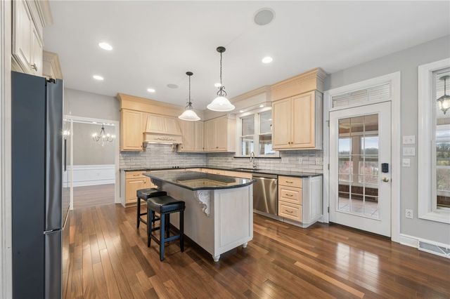 805 Saddleback Ct, Hempfield Twp, PA 15601