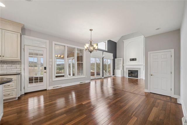 805 Saddleback Ct, Hempfield Twp, PA 15601