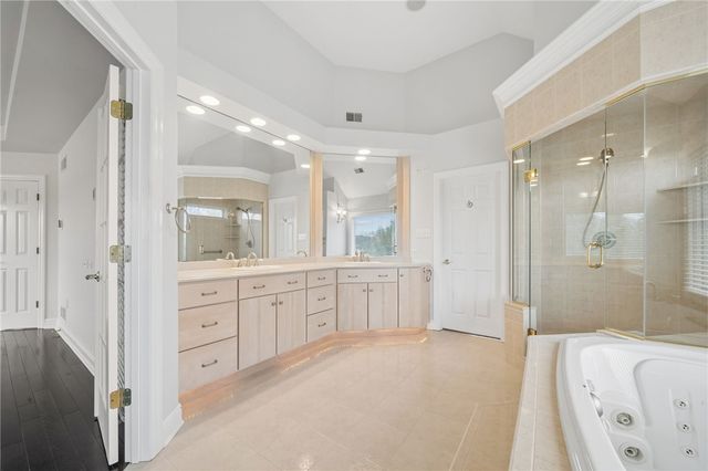 805 Saddleback Ct, Hempfield Twp, PA 15601