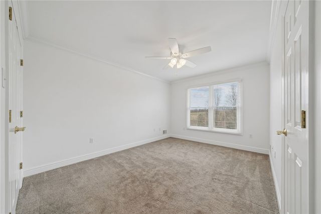 805 Saddleback Ct, Hempfield Twp, PA 15601