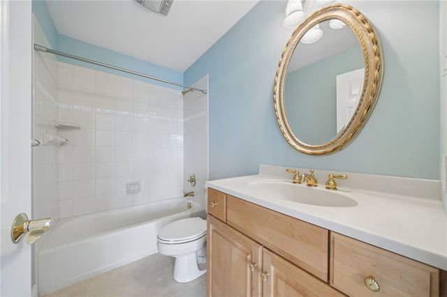 805 Saddleback Ct, Hempfield Twp, PA 15601