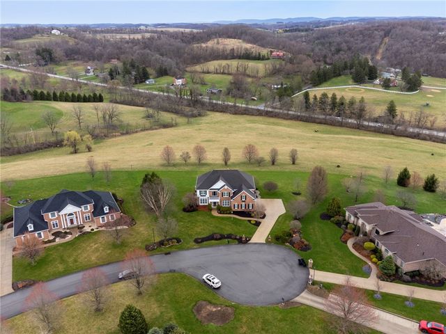 805 Saddleback Ct, Hempfield Twp, PA 15601