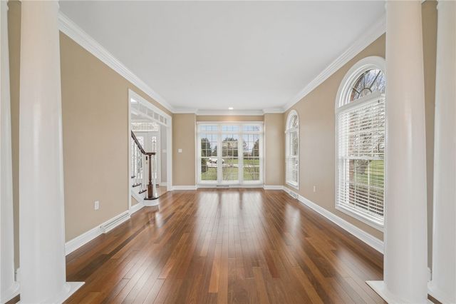 805 Saddleback Ct, Hempfield Twp, PA 15601
