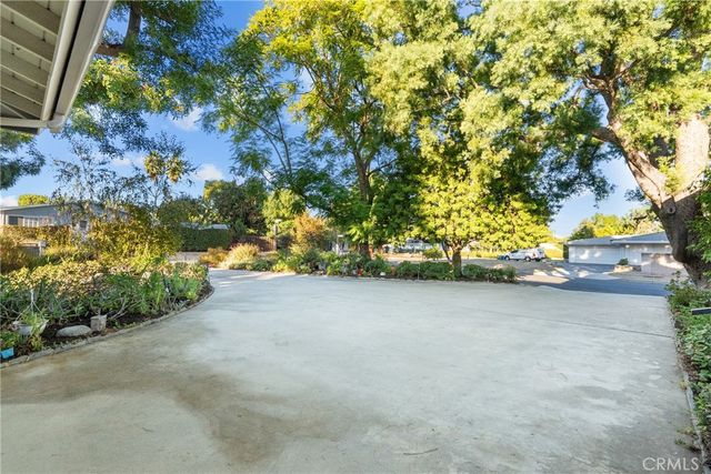 19200 Ballinger, Northridge, CA 91324