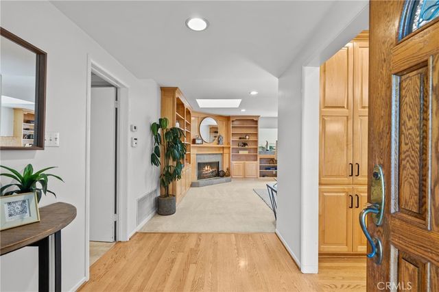 19200 Ballinger, Northridge, CA 91324