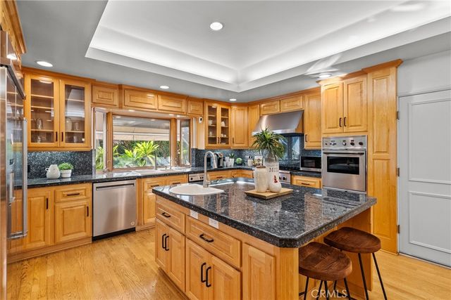 19200 Ballinger, Northridge, CA 91324