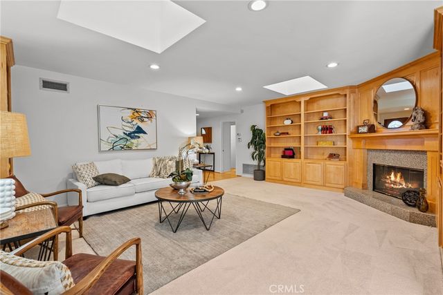 19200 Ballinger, Northridge, CA 91324