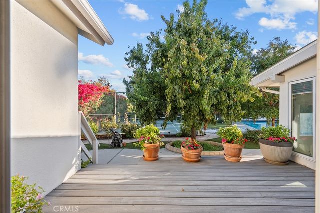 19200 Ballinger, Northridge, CA 91324