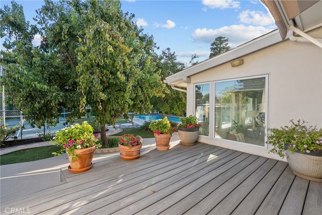 19200 Ballinger, Northridge, CA 91324