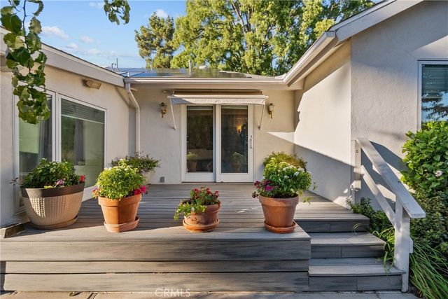 19200 Ballinger, Northridge, CA 91324