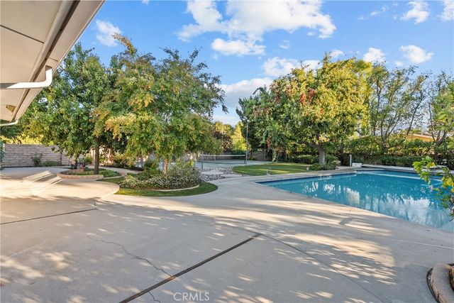 19200 Ballinger, Northridge, CA 91324