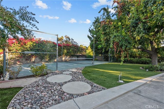 19200 Ballinger, Northridge, CA 91324