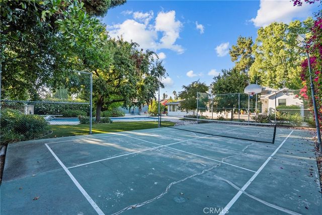 19200 Ballinger, Northridge, CA 91324