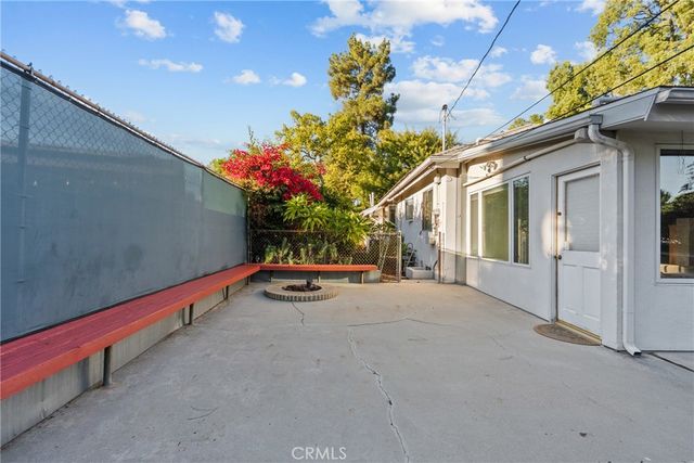 19200 Ballinger, Northridge, CA 91324