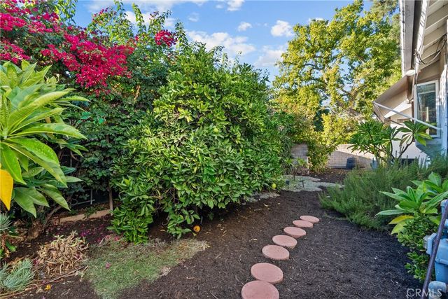 19200 Ballinger, Northridge, CA 91324