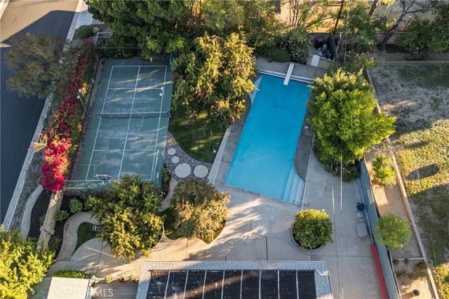 19200 Ballinger, Northridge, CA 91324