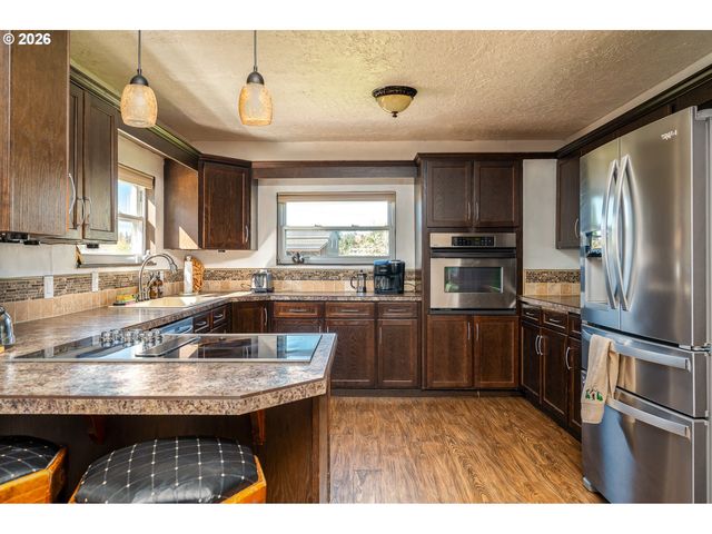 137 ADEN St Sw, Castle Rock, WA 98611